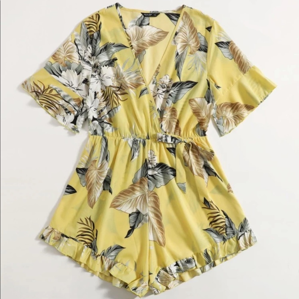 Plus Tropical Print Ruffle Hem Romper